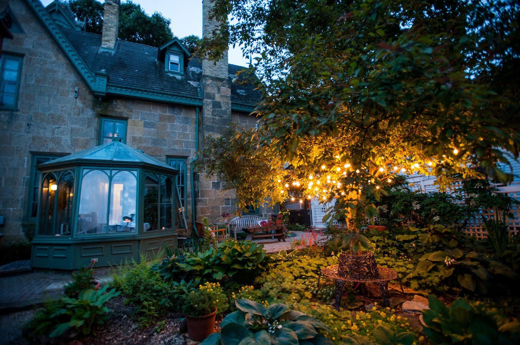 The Livingston Inn Madison Exterior photo